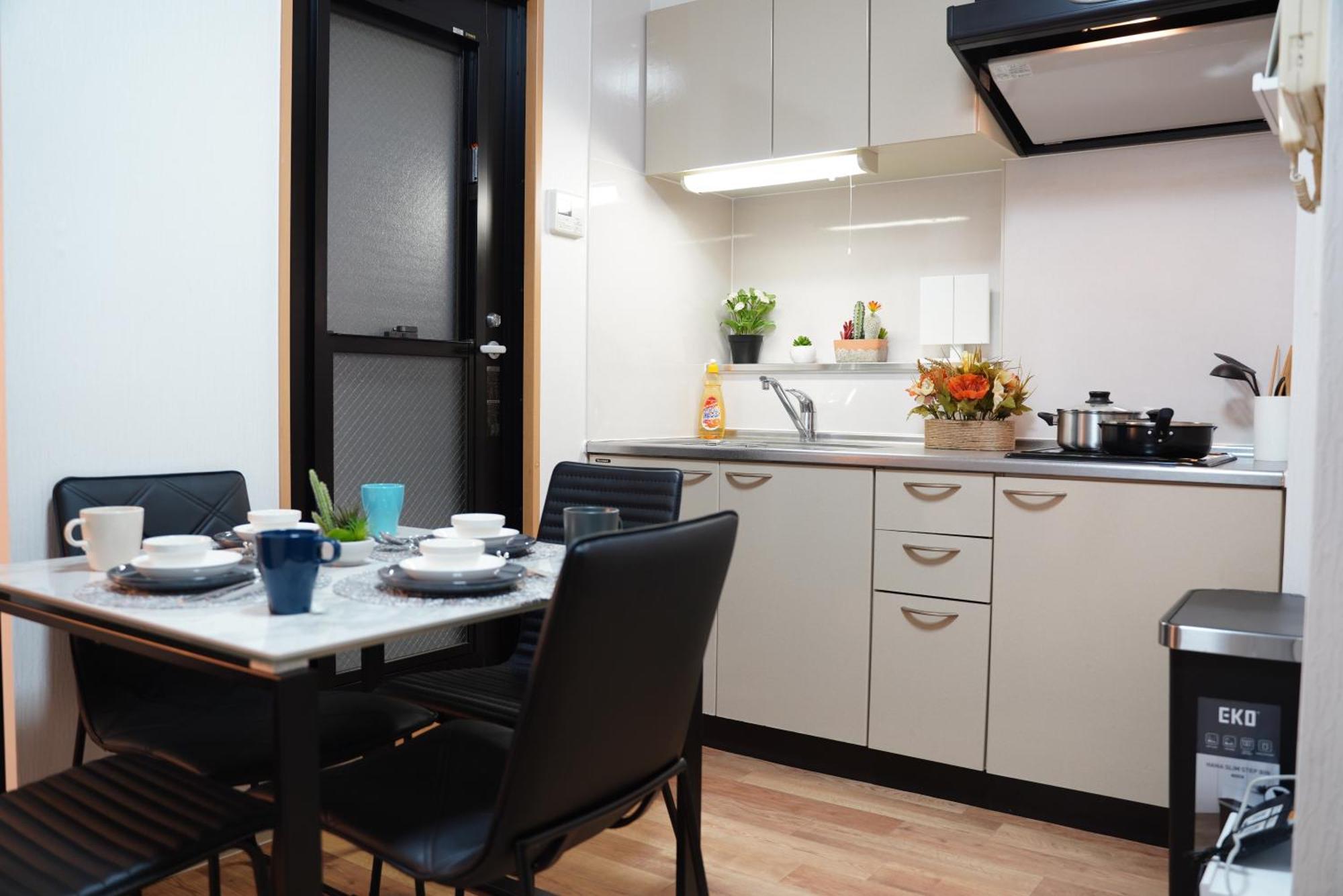 Kuromon Royal Apartment Осака Стая снимка